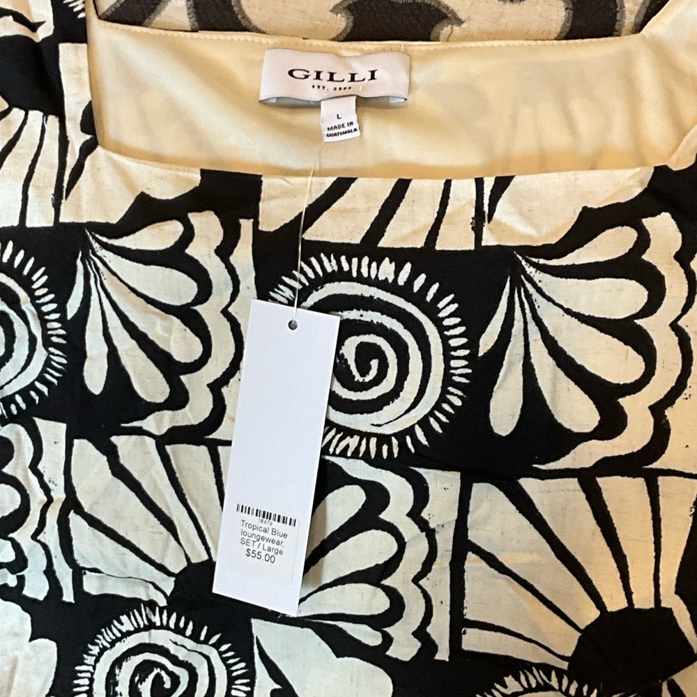 Gilli Black and White Patterned Maxi Dress - Picture 7 of 7